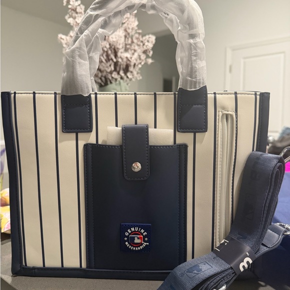 Yankees MLB hand bag - Picture 9 of 11